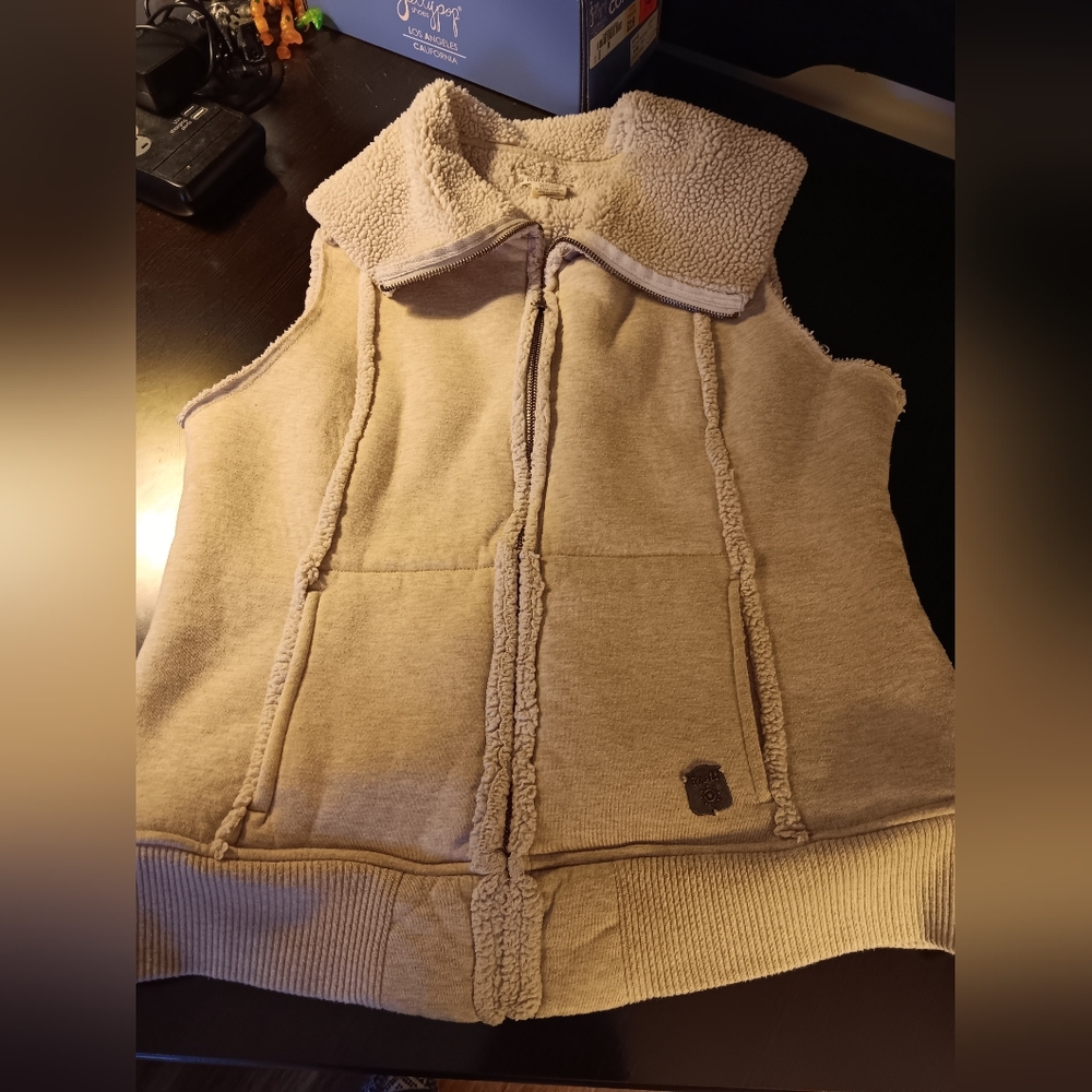 RUFF HEWN FLEECE VEST